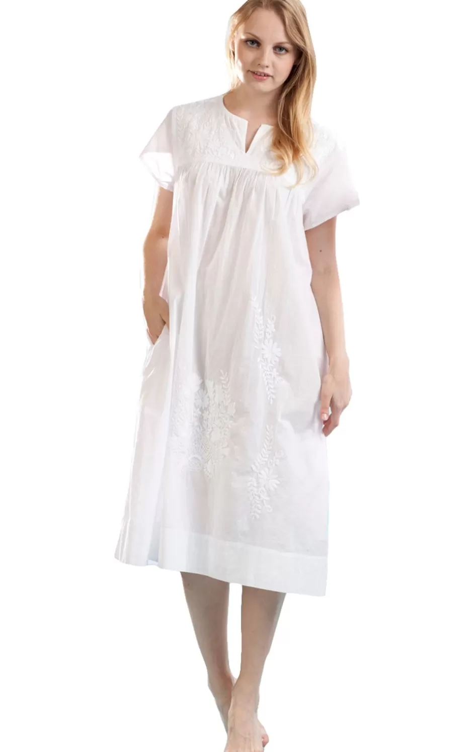 Best 100% Cotton White Embroidered Plus Size Gown Plus Sleepwear